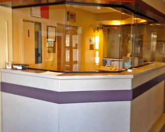 America's Inn - Birmingham - ברמינגהאם - דלפק קבלה