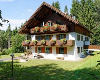 Waldhaus Sonnenberg Apartment 4 - Drachselsried - Budova