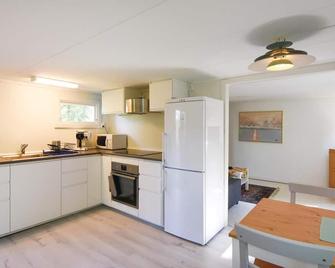 Lovely Home In Stenkullen With Wifi - Lerum - Cocina