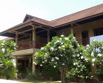 Phutawanchomdow - Tha Li - Recepción