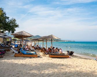 300m from Olympiada Beach with a shared pool - Olimpiada - Playa