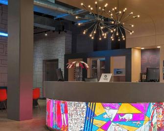 Aloft College Station - College Station - Front desk