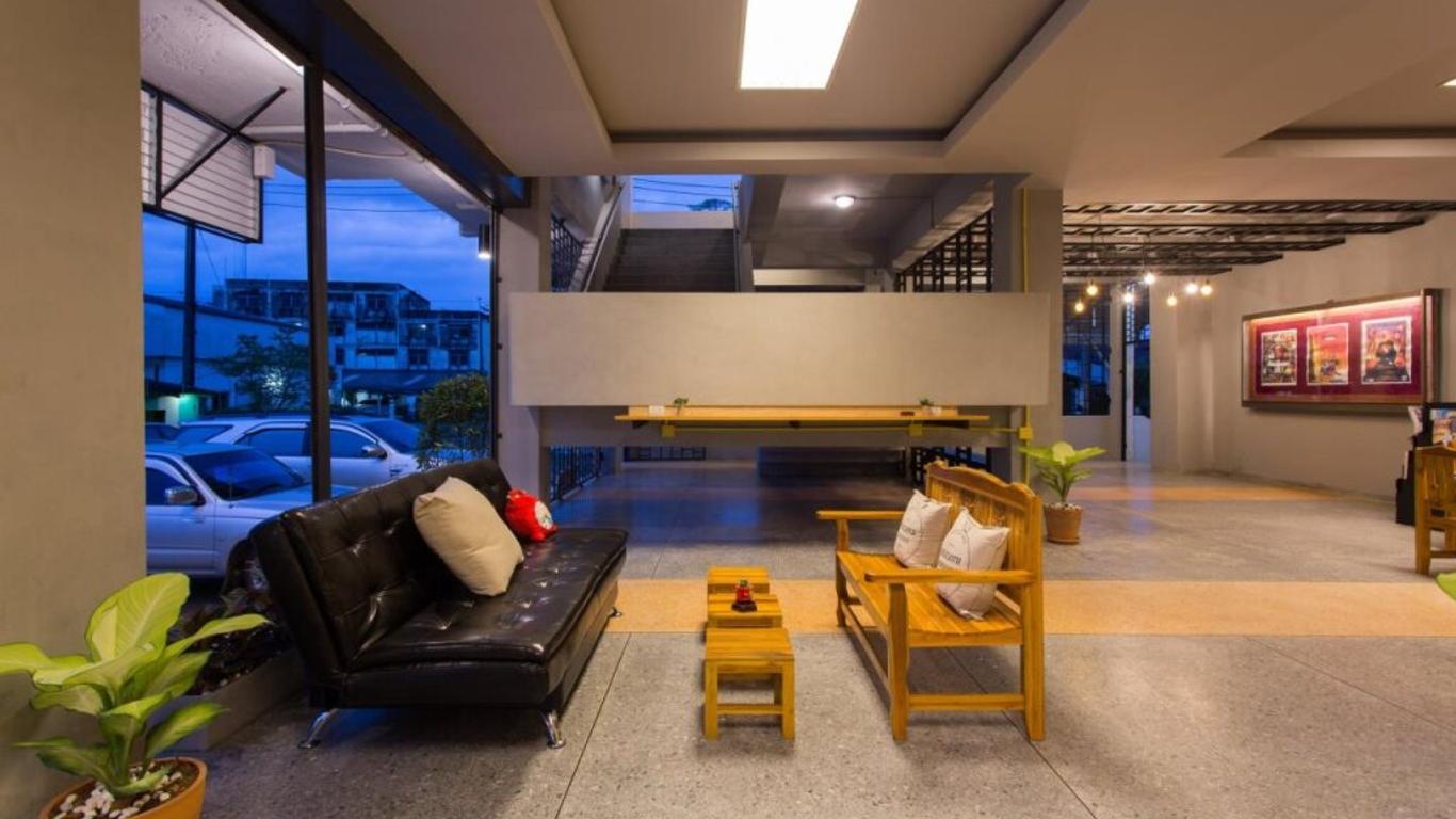 Holiday Station Hostel