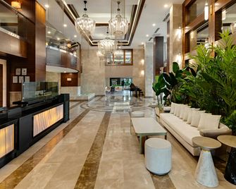 DoubleTree by Hilton Van - Van - Lobby