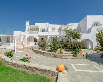 Birikos Hotel & Suites - Agios Prokopios - Bygning