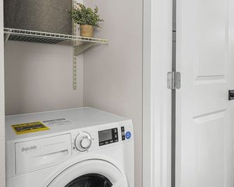 Tiny Home - (Sage) - Dunsmuir - Lavandería