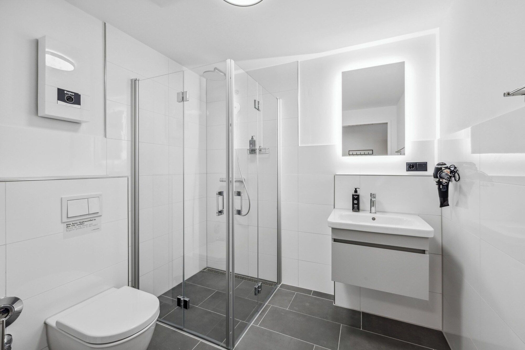 Limehome Düsseldorf Bahlenstr - Dusseldorf - Bad