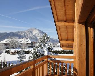 Charming cottage in cottage, indoor swimming pool sauna steam room fitness - Taninges - Balcon