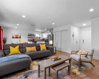 Urban Retreat in the Heart of Sacramento! - Sacramento - Sala de estar