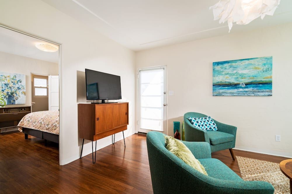 Walk to San Diego Zoo, Restaurant Row, Close to Petco Park, Rady's Shell & more - سان دييغو - غرفة معيشة