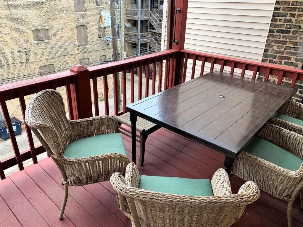 Penthouse Level, Stunning Wrigley Stay - شيكاغو - شرفة