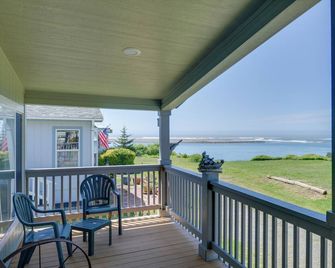 Smith River Home w/ Boat Launch & Ocean Views - Smith River - Balcón