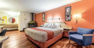 Motel 6 Gatlinburg Smoky Mountains - Gatlinburg - Bedroom