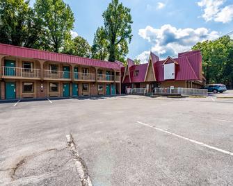 Motel 6 Gatlinburg Smoky Mountains - Gatlinburg - Building