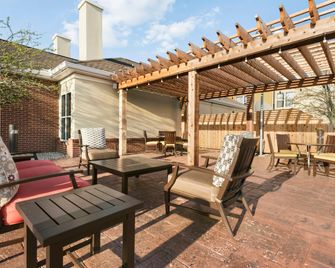 Homewood Suites by Hilton Columbus - Hilliard - Hilliard - Innenhof