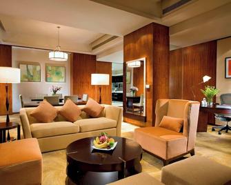 Sheraton Grand Shanghai Pudong Hotel & Residences - Shanghai - Living room