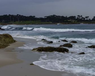 Pebble Beach house for Magnificent Ocean & Perfect Golf, on The Old 17 Miles Dr. - Pebble Beach - Beach