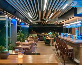 براسكوس هوتل - رثيمنو - بار