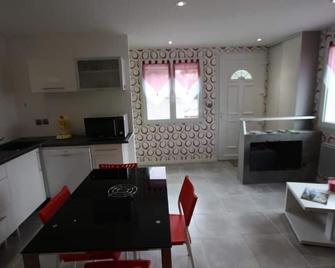Charmant Gîte Moderne avec Terrasse, Proche Épinal & Nancy, Idéal pour Motards & Randonnées - FR-1-589-262 - Vincey - Comedor