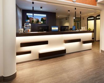 Four Points Flex by Sheraton Hannover - 漢諾威 - 櫃檯