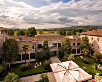 Th Assisi - Hotel Cenacolo - אסיסי - פטיו