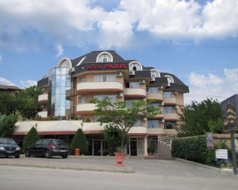 Paris Hotel - באלצ'יק - בניין