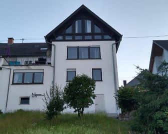 Exklusive Ferienwohnung Lurelei 150 qm mit Traumblick 4 bis 9 P - Bacharach - Gebäude