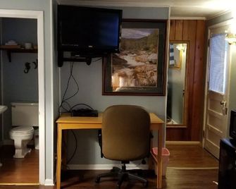 Hills Motor Court & Marina - Alexandria Bay