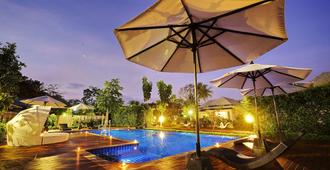 Perennial Resort - Sakhu - Pool