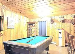 Little Horn Lodge w\/bunk room near Lake Superior centrally located too explore! - Hancock