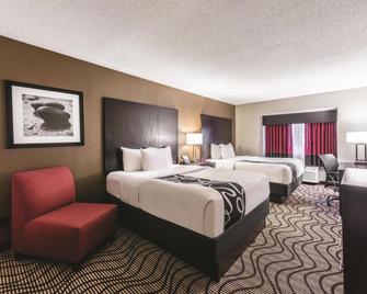 La Quinta Inn & Suites by Wyndham Collinsville - St. Louis - Collinsville - Camera da letto