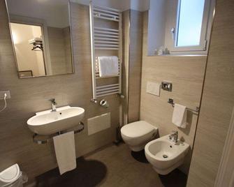 Hotel Eubea - Regio de Calabria - Baño