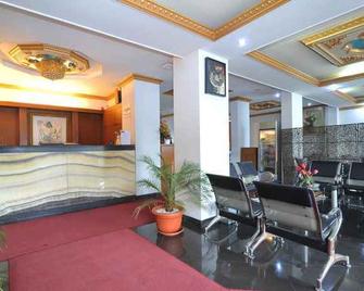 Wirton Dago Hotel - Bandung - Front desk
