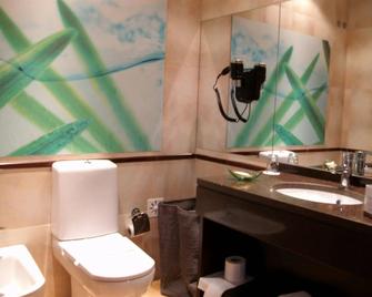 Dom Joao Hotel - Entroncamento - Bathroom