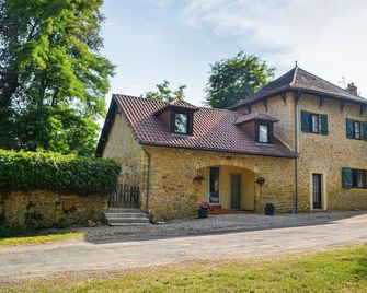Gorgeous Apartment In Vitrac With Wifi - Vitrac - Building