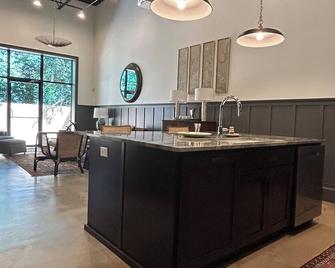 The Mailroom: Mid-Century Post Office Turned Elegant Abbeville Retreat - Abbeville - Kitchen