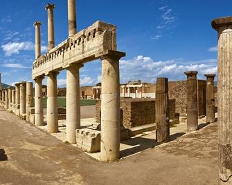 Mirosa Bed and Breakfast - Pompeya - Edificio
