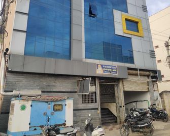 Hotel O Sri Sai Residency - Tirupattur - Building