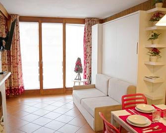 Le Nasse - One Bedroom Apartment, Sleeps 4 - San Martino di Castrozza - Soggiorno