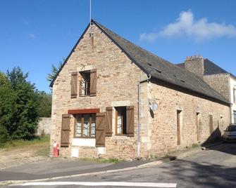 Ty-Feniers Cottage In Southern Brittany - Scaër - Edificio