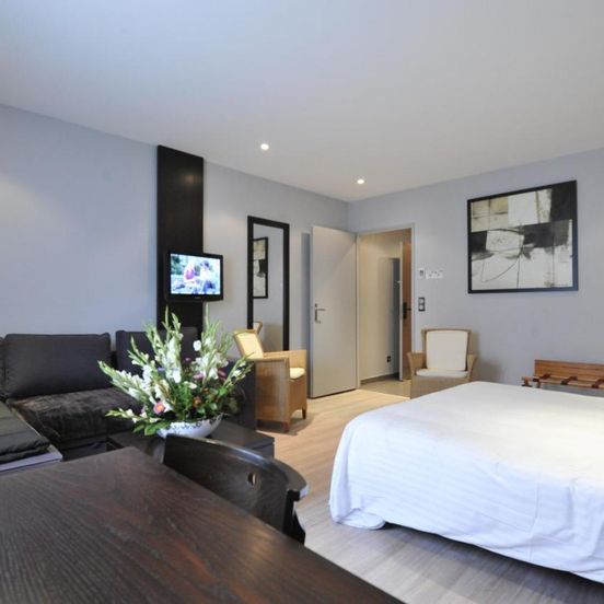 Cottage Hotel image 1