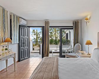 Aegean Suites, Santikos Collection - Skiathos - חדר שינה