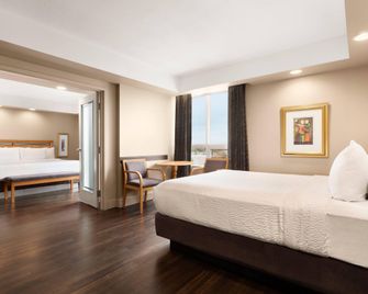 Grand Hotel & Conference Centre Calgary Airport, an Ascend Collection Hotel - Calgary - Soveværelse