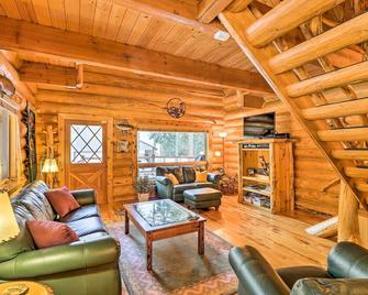 Cozy Glacier Park Log Cabin - Best in the West! - Essex - Sala de estar