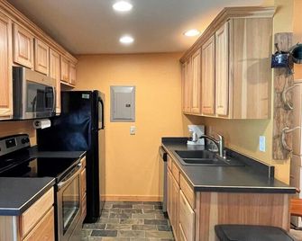 Mountain View | Wifi, Smart TV, In town - Packwood - Cocina