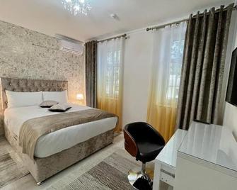 Premier City Apart Hotel Chisinau - Chisinau - Bedroom