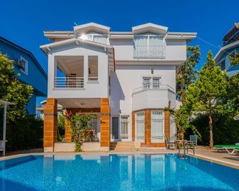 Infinity Beyaz Villa - Fethiye - Piscina