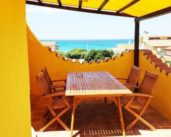 La Baia Apartments - Putzu Idu - Balkon