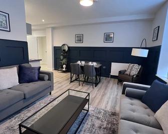 St John's Apartments - Perth - Living room
