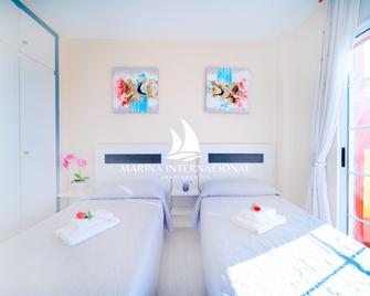 Apartamentos Marina Internacional - Torrevieja - Camera da letto